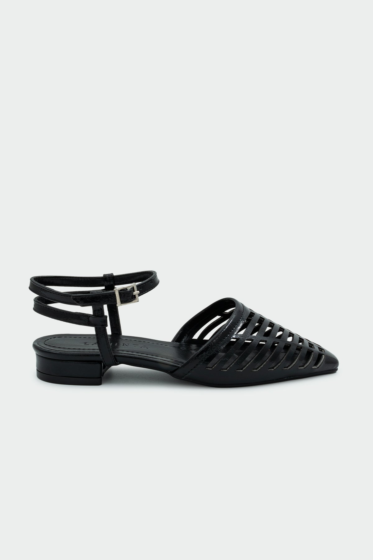 Sguto Lazer Kesim Kadın Düz Sandalet - SİYAH