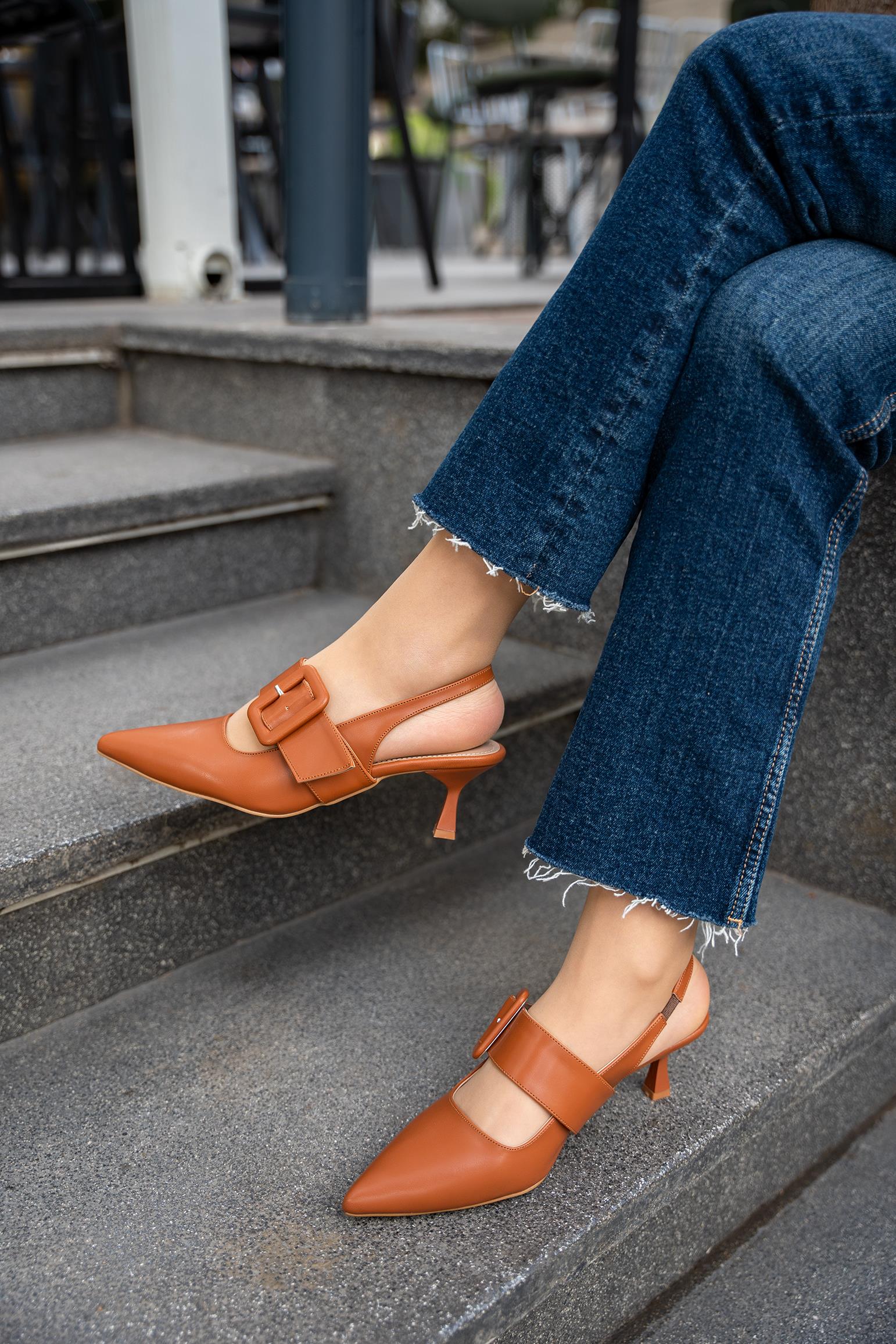 DOBY TOKA DETAYLI KADIN TOPUKLU AYAKKABI - TABA DERİ