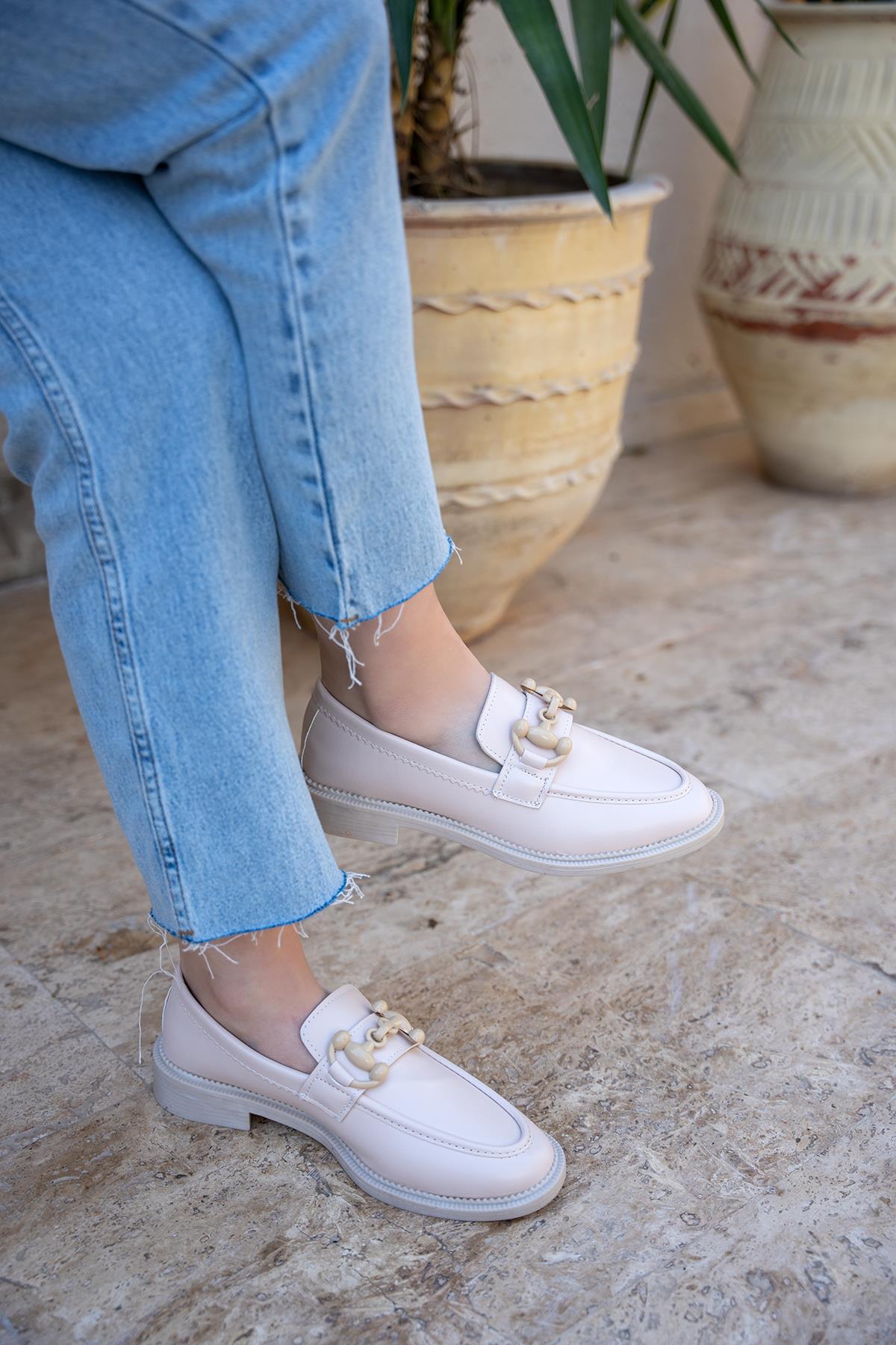 HELLY AKSESUAR DETAYLI KADIN LOAFER - NUDE