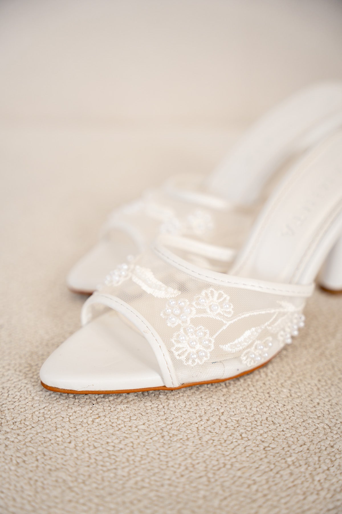 Crit İşleme Detaylı Kadın Topuklu Terlik - BEYAZ