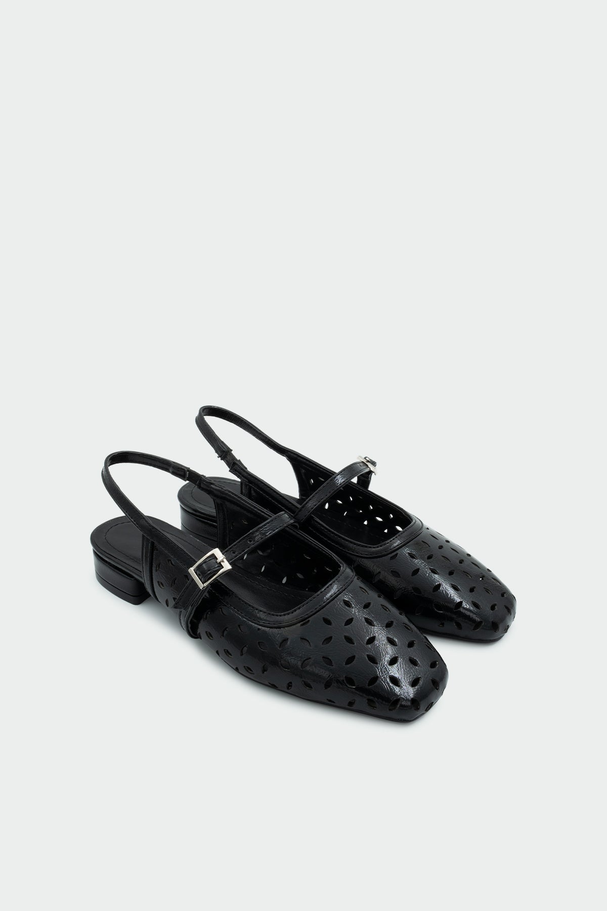 Elina Lazer Kesim Detaylı Düz Kadın Babet - SİYAH