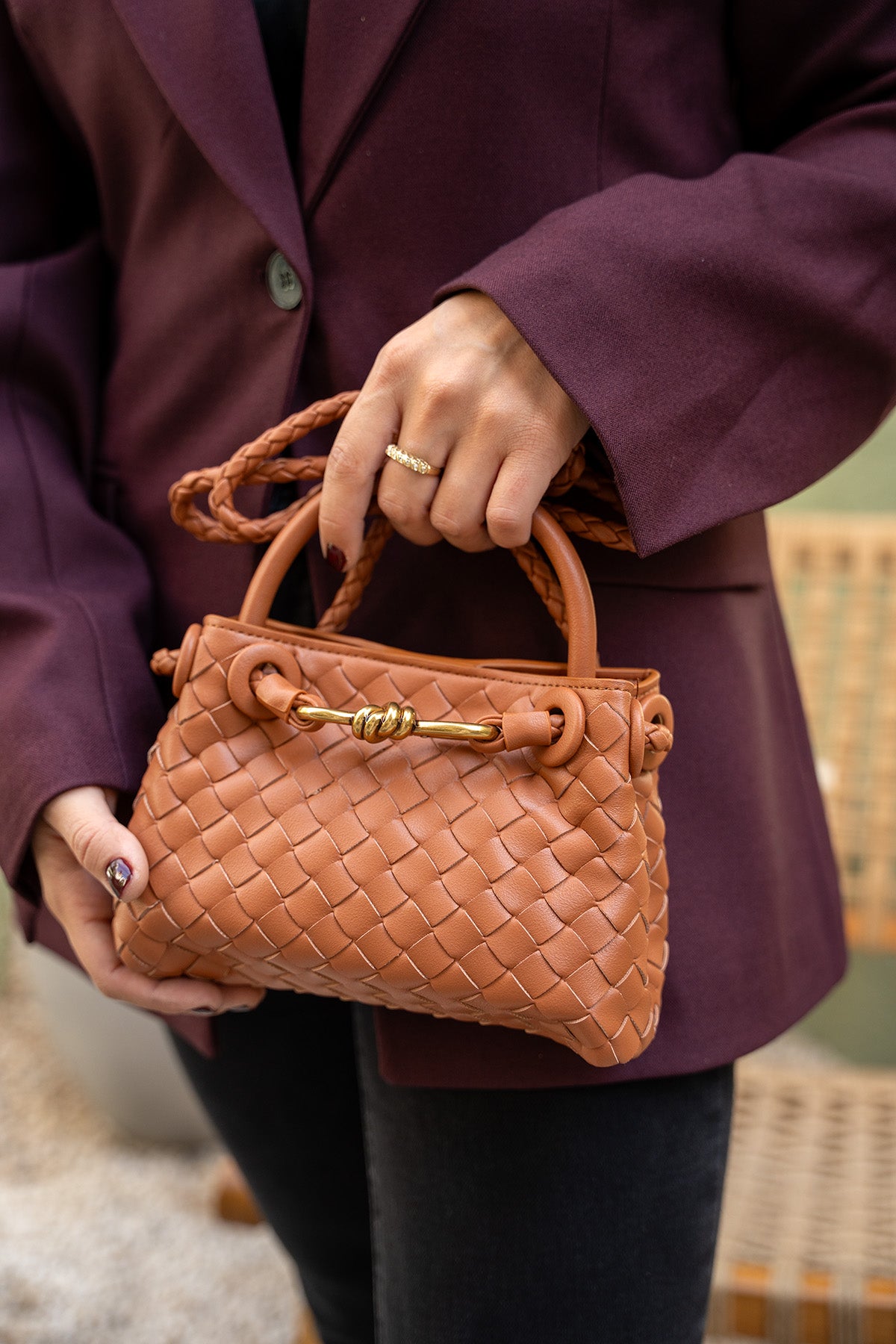 Sanmor Gold Düğüm Aksesuarlı Çapraz Çanta - TABA