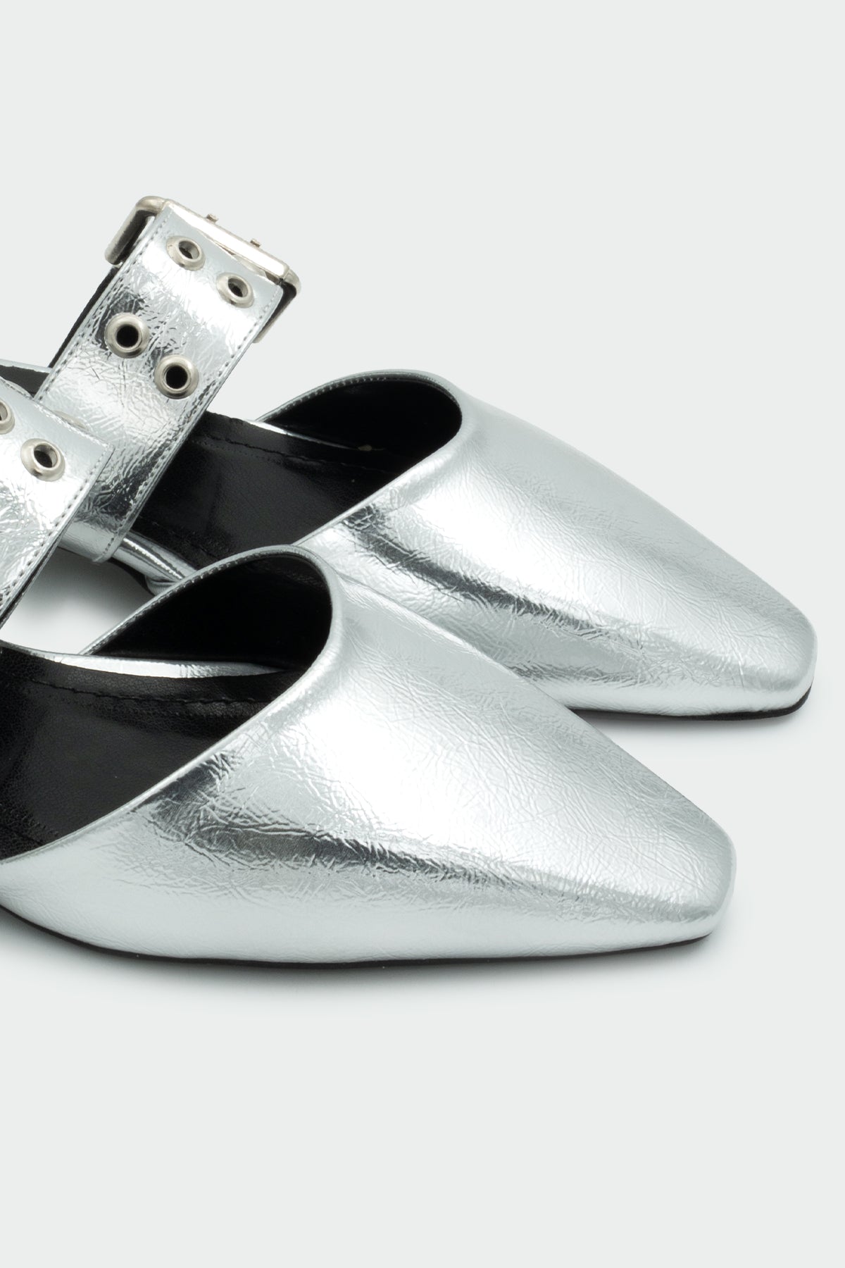 Snow Toka Detaylı Düz Kadın Terlik - Silver