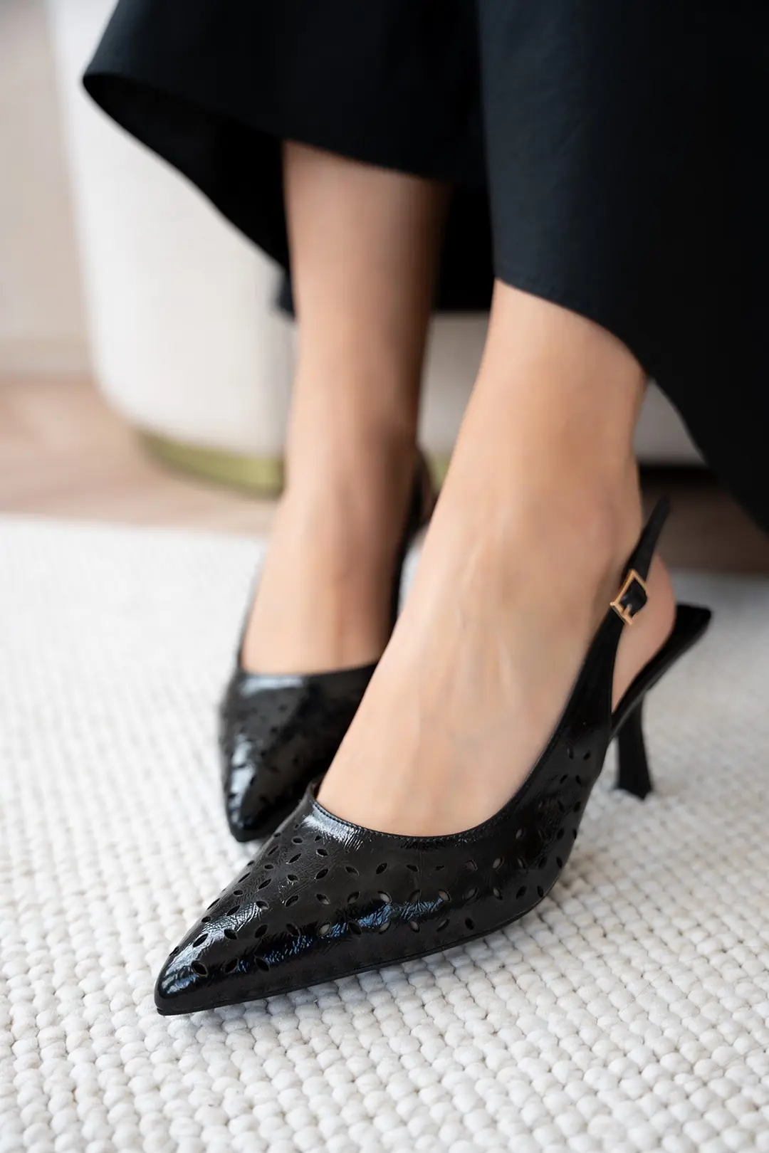 Punch Lazer Kesim Kadın Topuklu Ayakkabı - Siyah Parlak